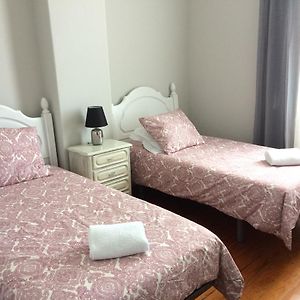 Habitación Estándar con 2 Camas Individuales